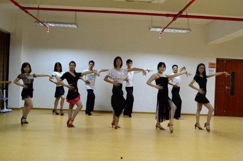 花园成人舞蹈教学视频,跟随教学视频解锁成人舞蹈魅力