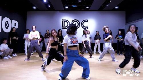 暑期成人爵士舞视频,跟随视频轻松入门