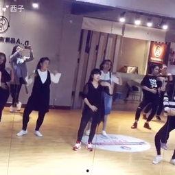 成人简单流行舞蹈视频,轻松学会热门舞步