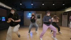 成人群舞跳舞视频